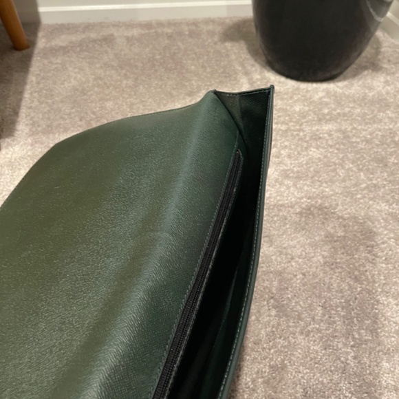 Louis Vuitton Green Taiga Pouchette Envelope Document case - Picture 5 of 10